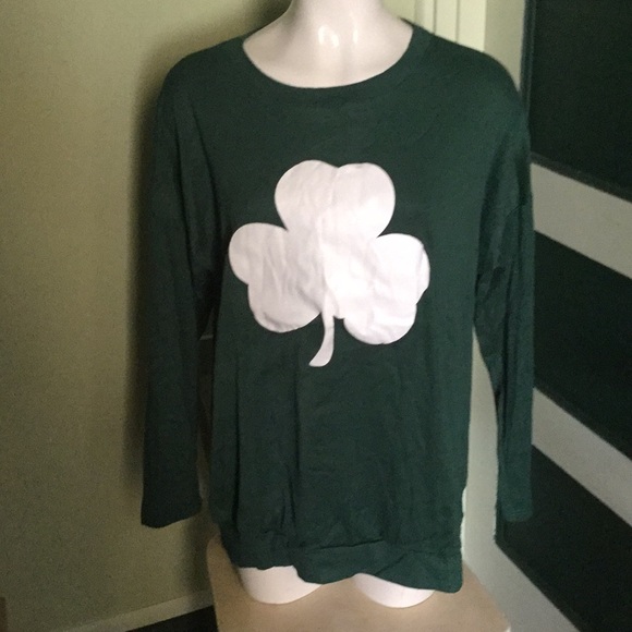Green shamrock t-shirt - Picture 1 of 4